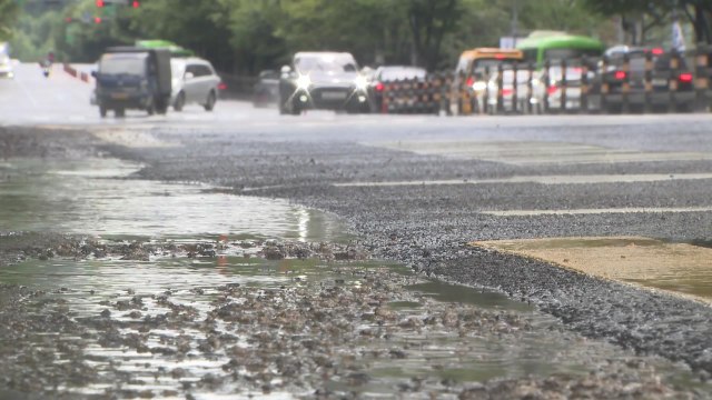 [날씨] 절기 처서 앞두고, 폭염 계속...전국 곳곳 소나기 / YTN