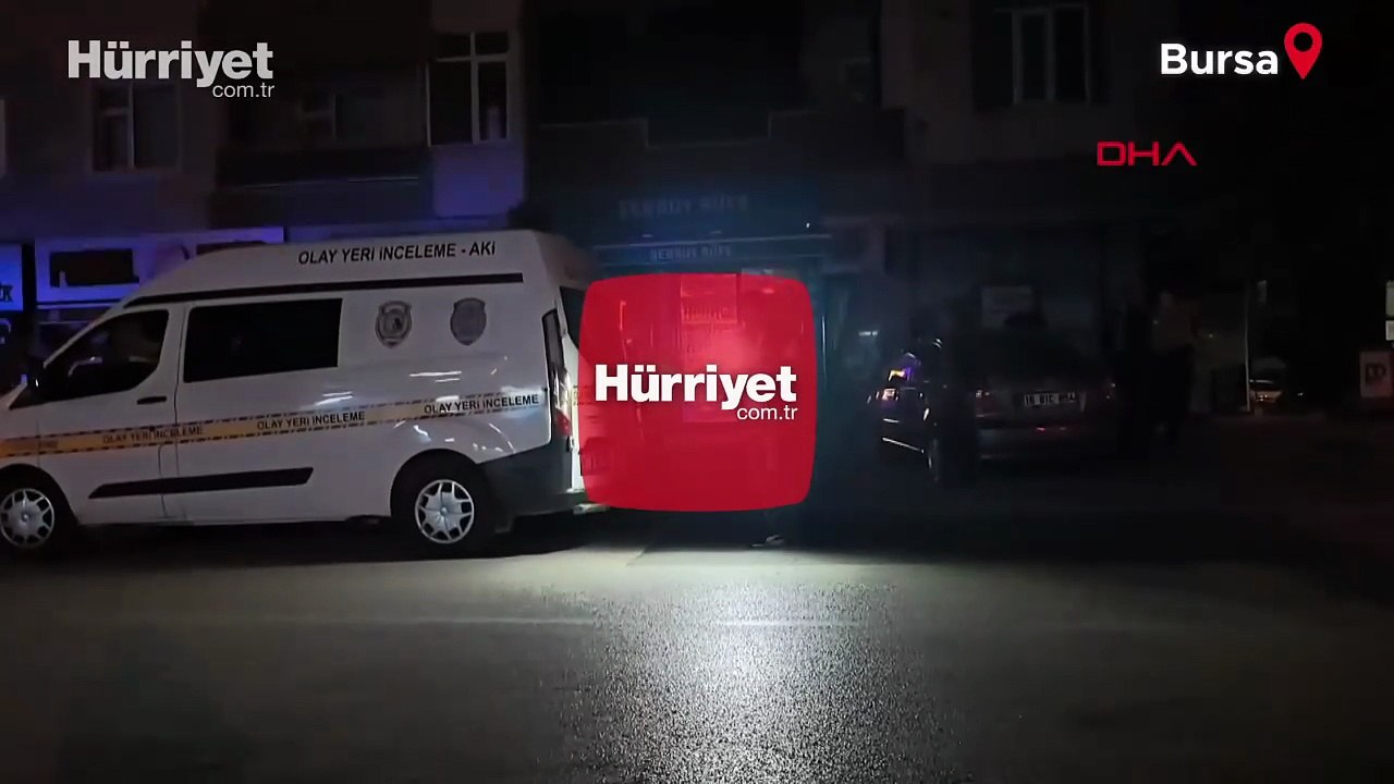 Araçla gelen şüpheliler, büfeye silahla ateş açtı