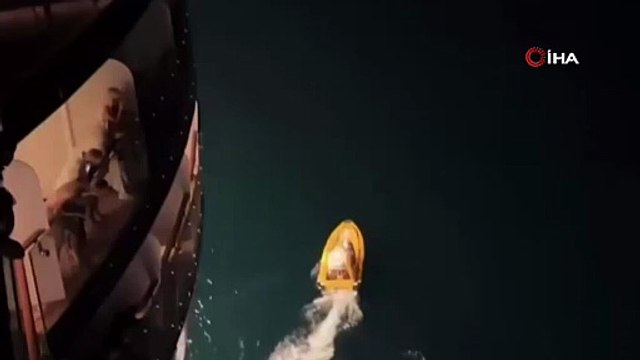 Balıkesir'in Marmara Adası açıklarında seyreden Sun Princess isimli yolcu gemisinde bir kişinin denize düştüğü anonsu yapılması üzerine gemide panik yaşandı.