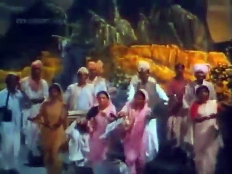 thamb thamb jau nako lamb | Superhit Marathi Movie | Laxmikant Berde