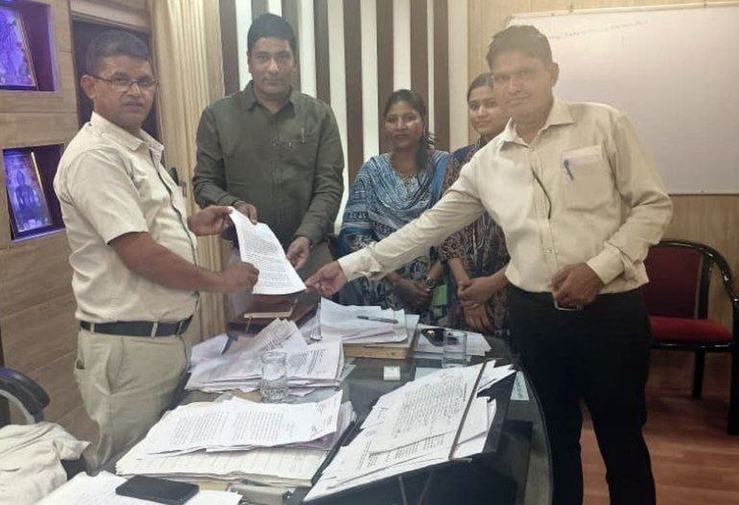 लालसोट प्रकरण:तहसीलदारों ने किया कार्य बहिष्कार, अटके राजस्व कार्य राजस्व, सौंपा मुख्य सचिव के नाम ज्ञापन