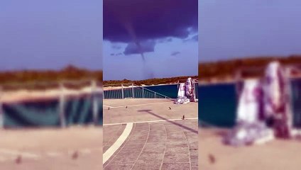 Tromba marina a Vignola Mare: lo spettacolo nel cielo