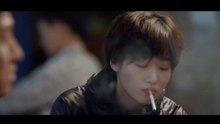 Kim Go-eun and Kim Hye-soo smoking in Coin Locker Room