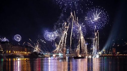 Πανδαισία πυροτεχνημάτων για την εθνική εορτή της Ουγγαρίας (βίντεο)
