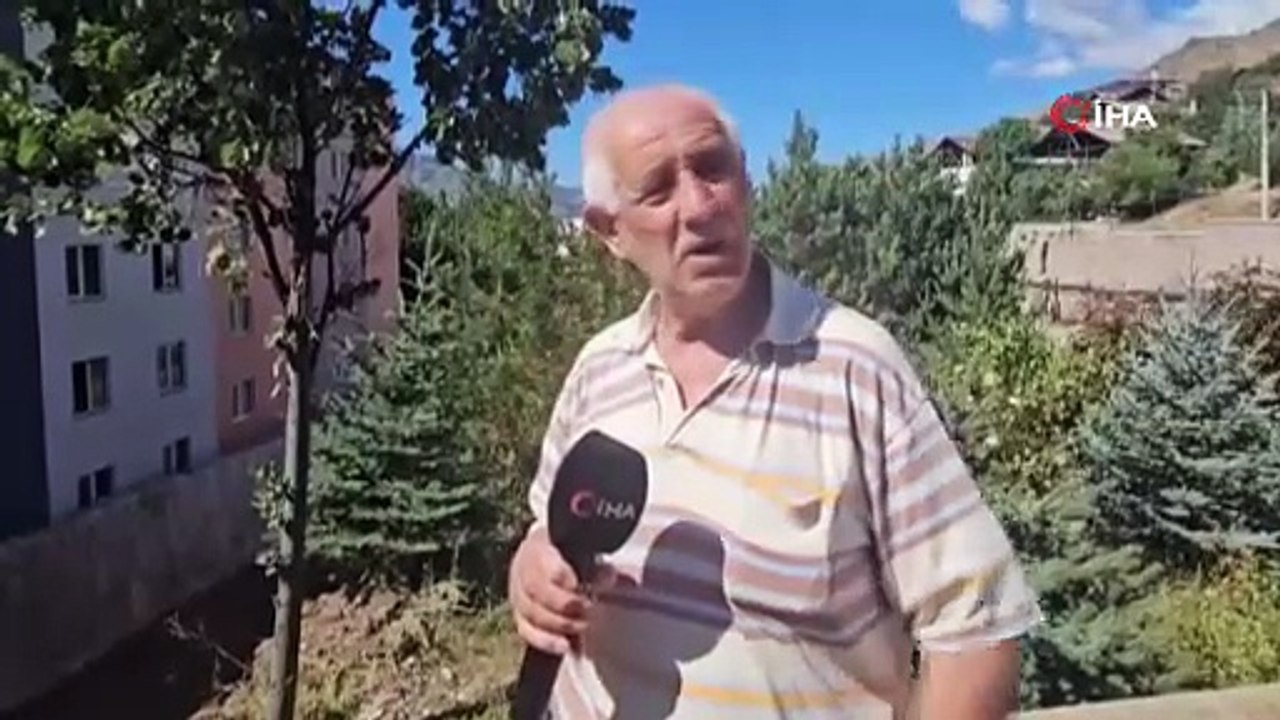 Erzurum İspir’de toprak kayması korkuttu, 70 ev tahliye edildi