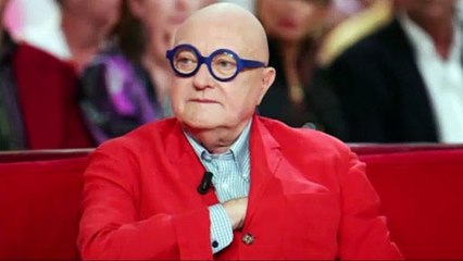 N8: générique canapé rouge (2016)