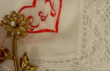 Lana Del Rey, ilk evlilik yıl dönümü yaklaşırken düğününe ait duygusal eşyaları paylaştı