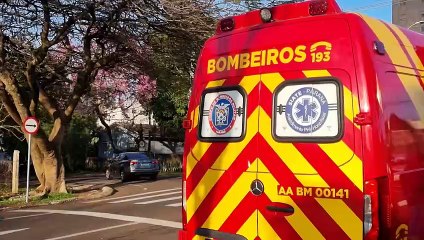 Após sofrer queda na calçada, mulher é socorrida pelo Siate