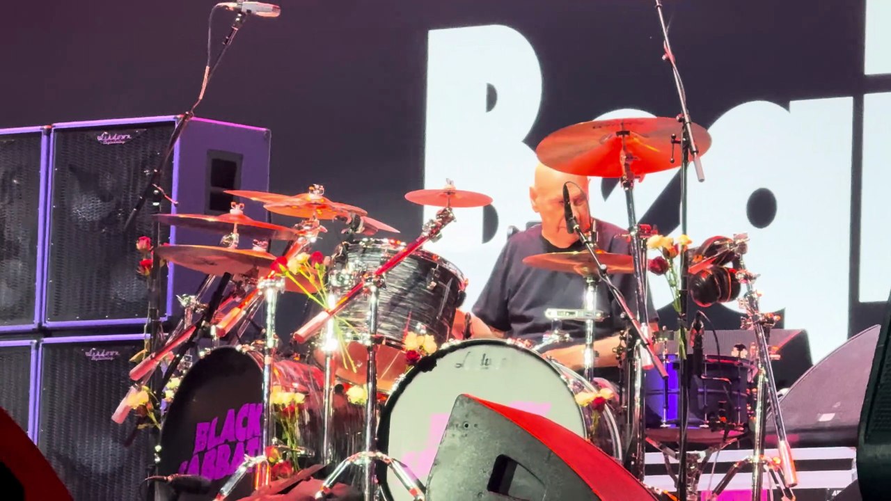 Black Sabbath: "War Pigs" Live at 'Back to the...