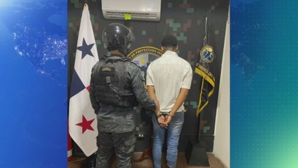 Detienen en flagrancia a hombre que intentaba robar un vehículo en la Cinta Costera