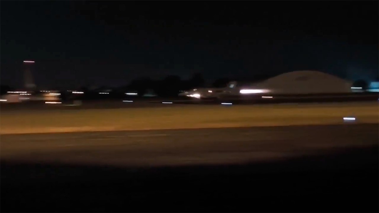 Malaysian Air Force F/A-18D Hornet crashes during takeoff in Kuantan