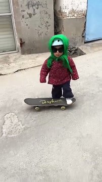 Cool kid brother # Skateboarding boy # Of course, he goes out to play skateboarding in spring