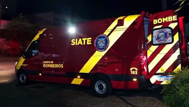 Jovem fratura o joelho e o tornozelo ao cair de 8 metros em imóvel no Bairro Neva