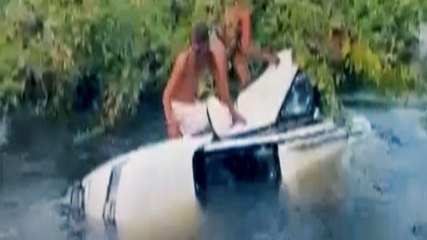 गूगल मैप में रास्ता देख जा रही कार नदी में गिरी