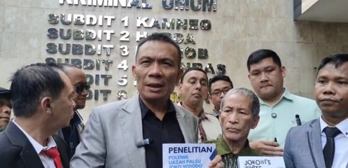 Rismon Sianipar Bakal Tunjukkan Buku Jokowi's White Paper ke Penyidik