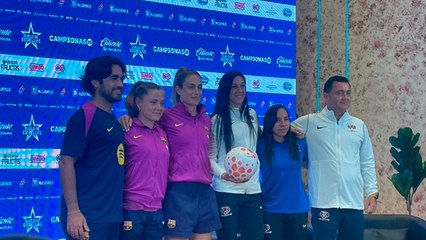 Jenni Hermoso tiene un emotivo encuentro con sus compañeras del Barcelona Femenil en México