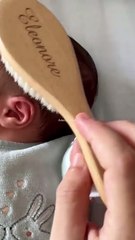 Marina Kaye a posté une tendre vidéo de son bébé sur Instagram et en a profité pour dévoiler son joli prénom jeudi 21 août 2025