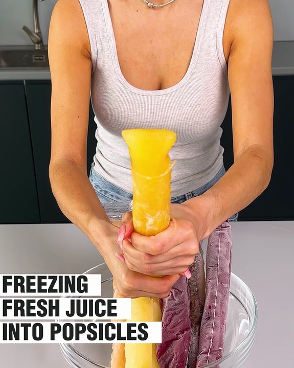 Freezing fresh juice into popsicles 🤤