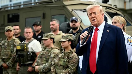 Trump visita a las fuerzas de seguridad en Washington tras decir que saldría a patrullar
