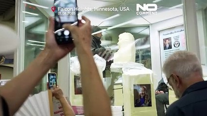 NO COMMENT: Un retrato hecho de mantequilla, la curiosa tradición de la 'realeza láctea'en Minnesota
