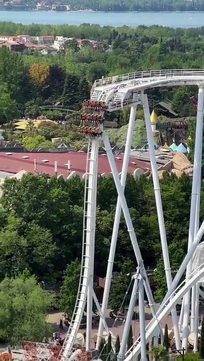 Oblivion – The Black Hole 🎢 Italy’s Most Extreme Roller Coaster Ride