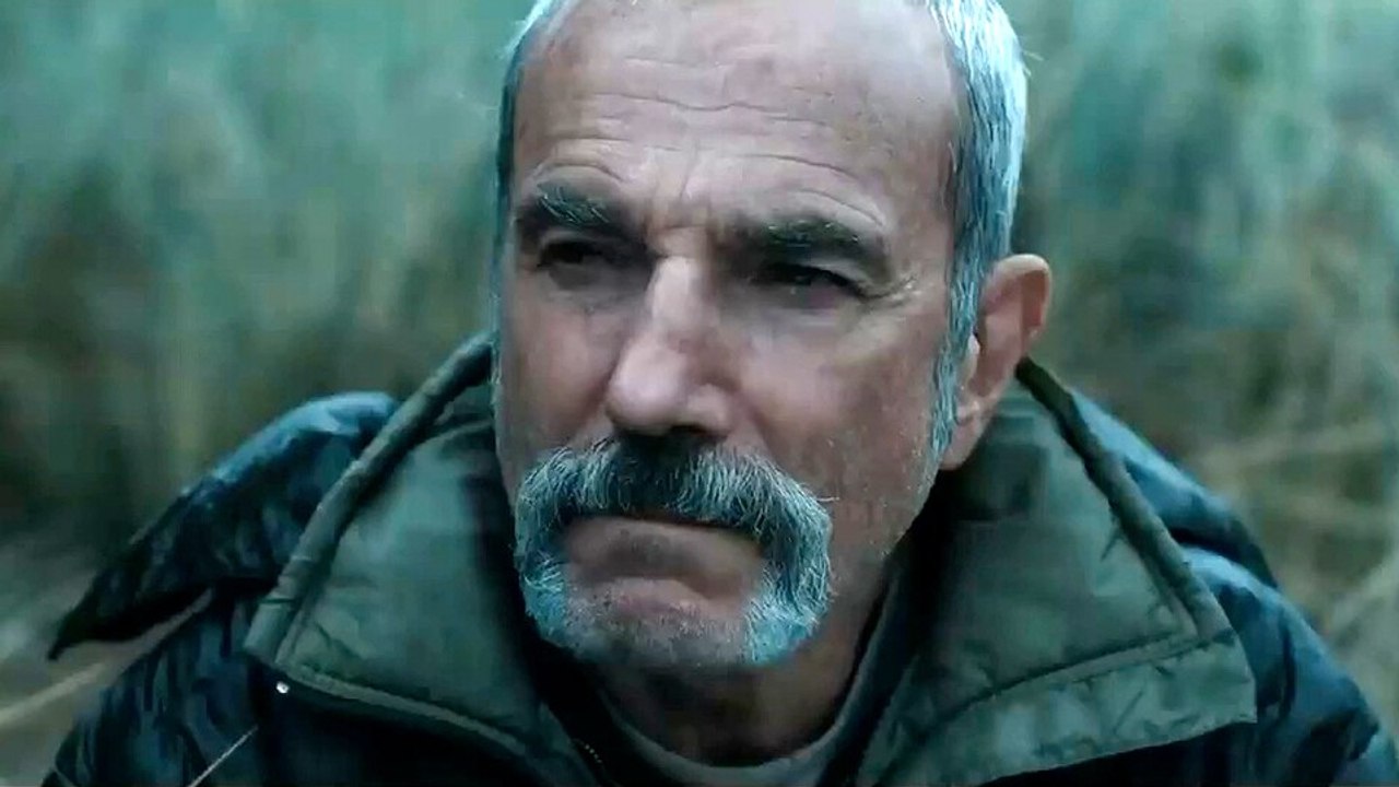 Eine Schauspiel-Legende kehrt nach Jahren für seinen Sohn aus dem Ruhestand zurück - für einen Kampf gegen einen Herr-der-Ringe-Star