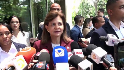 Vicepresidenta Raquel Peña respalda fondo académico lanzado en honor a Alexandra Grullón, víctima en el Jet Set