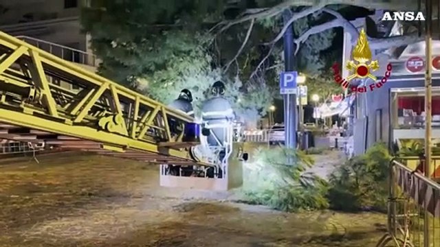 Maltempo a Rimini: grandine e vento fino a 100 km/h