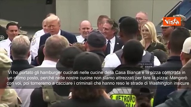 Trump a guardia Nazionale Washington: Vi ho portato hamburger cucinati alla Casa Bianca e pizza