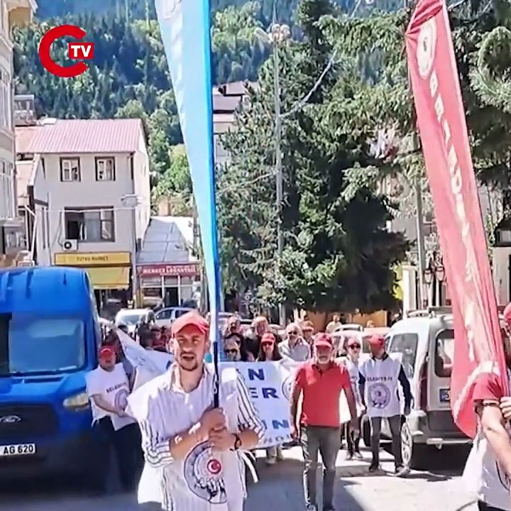 Şavşat’ta mahkeme kararıyla işe iade edilen işçilerin kurduğu çadırı polis kaldırdı