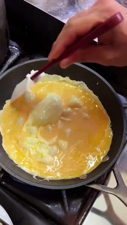 Fluffy Scrambled Eggs Recipe 🍳 | Quick & Easy Breakfast