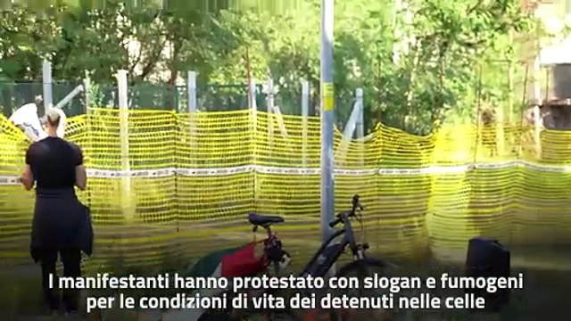 Manifestazione di protesta degli anarchici davanti al carcere di Bolzano