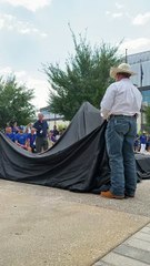 Rangers de Texas develan estatua de Adrián Beltré en el Globe Life Field