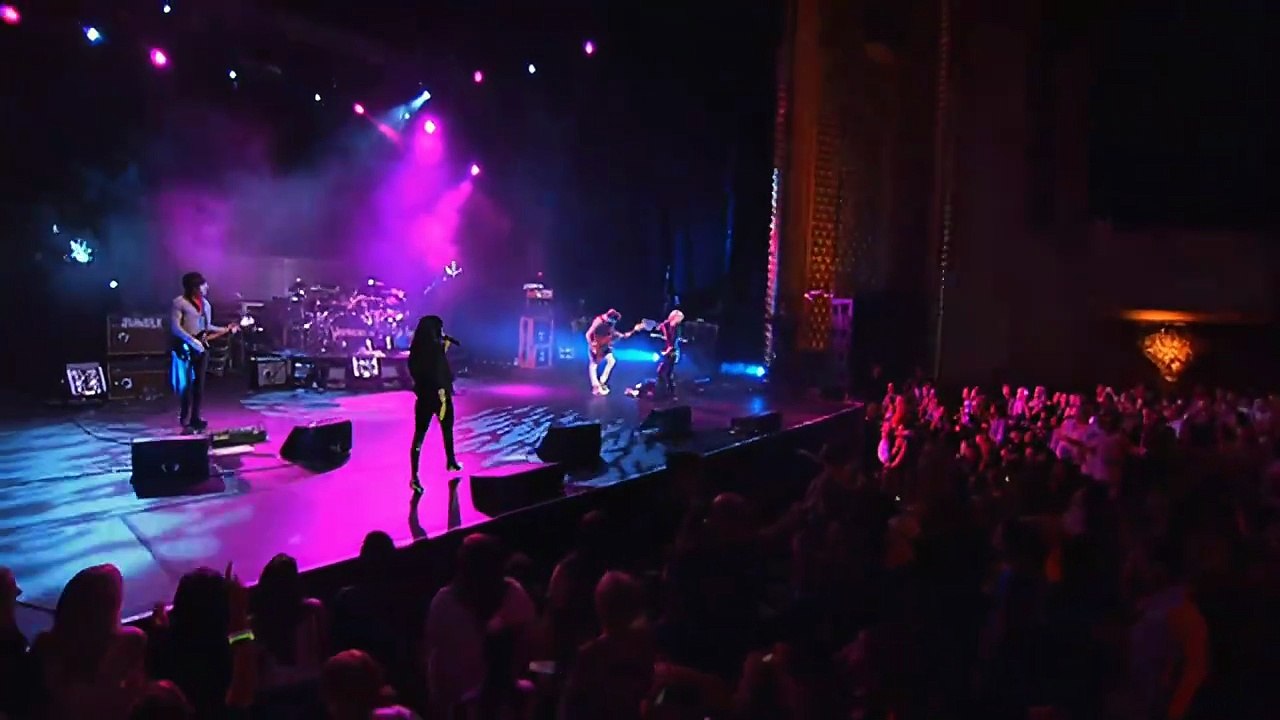 The Veronicas - Popular (Revenge is Sweeter Tour [Live in Australia])¹⁰⁸⁰ᵖ ᵁᴴᴰ