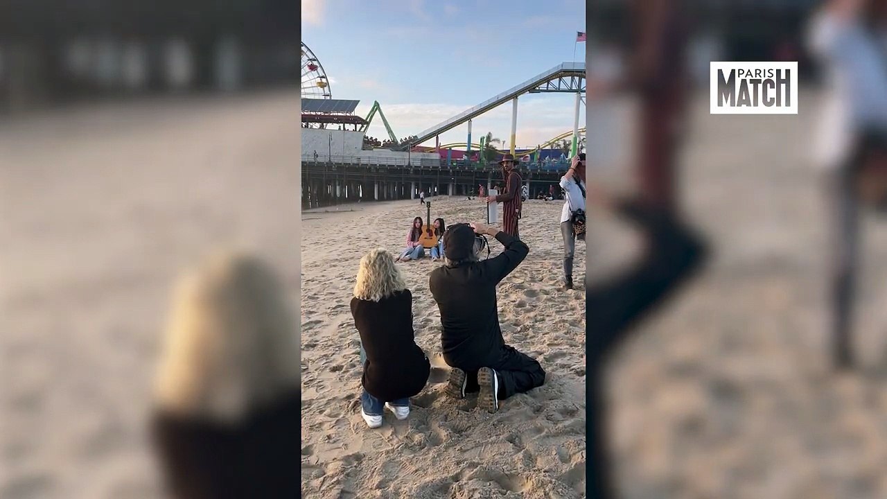 2023 – Johnny Hallyday – Séance photo exclusive de Jade Hallyday et Joy Hallyday à Los Angeles pour Paris Match (décembre)