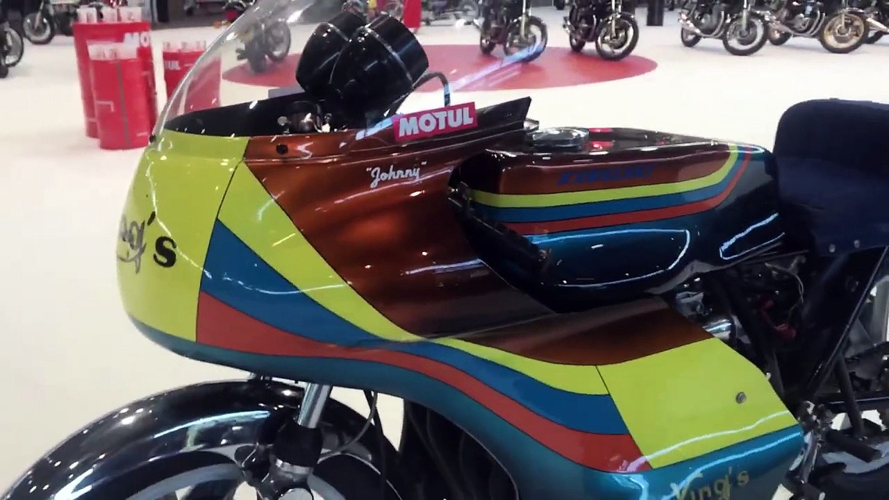 2022 – Johnny Hallyday – Kawasaki 900 Z1 : la moto du tour d’honneur du Bol d’Or (21 septembre 1974), exposée à Lyon (Foire Expo, mars)