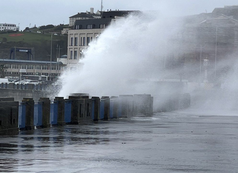 Coastal overtopping