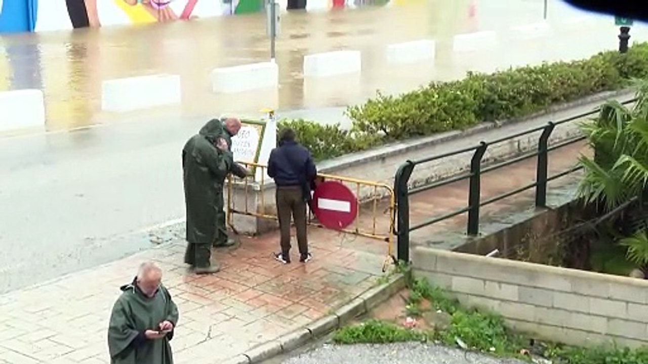 El paso de la borrasca Leonardo eleva la cifra de evacuados en Andalucía y Extremadura