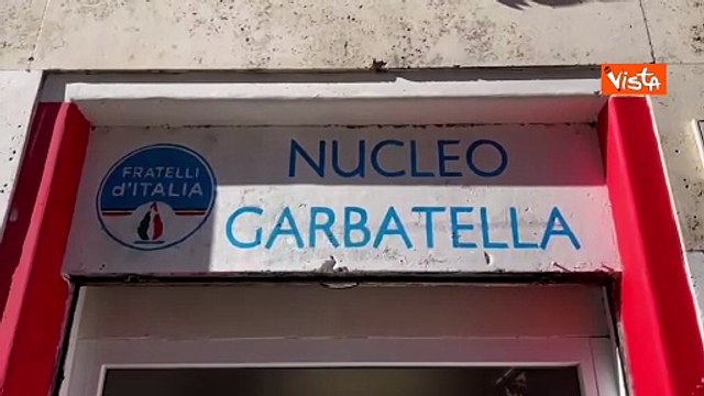 Vandalizzata con vernice rossa e scritte fascisti di me** sede Fratelli D'Italia a Roma Garbatella