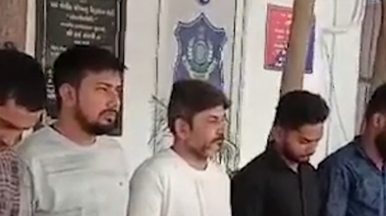 सूरत में सेक्स रैकेट का भंडाफोड़