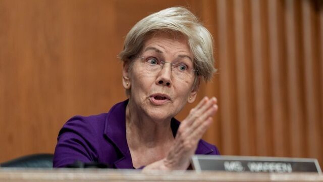 Senator Warren, Bessent Clash About Suing Warsh Over Rates