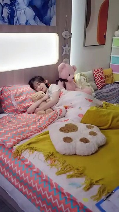 She tamed the school's test bad boy, now he spoils her exceptionally  Chinese Drama