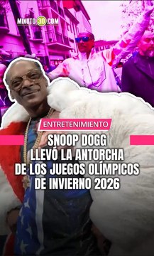 ¡El rey del estilo llegó a la nieve! Snoop Dogg volvió a ser protagonista al portar la antorcha en el inicio de los Juegos Olímpicos de Invierno Miláno Cortina 2026.