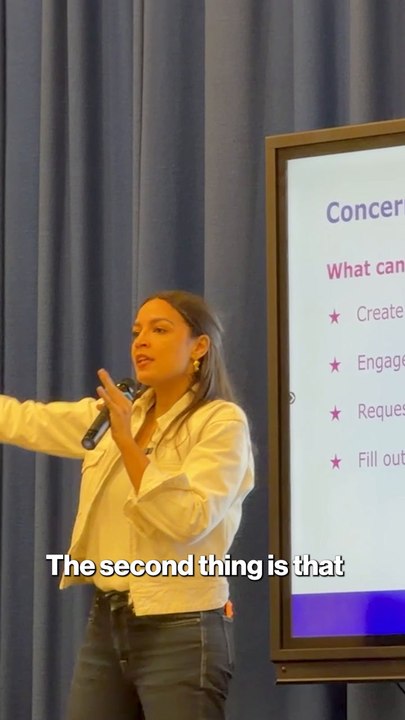 AOC announces plans for  ICE ‘legal observer' trainings