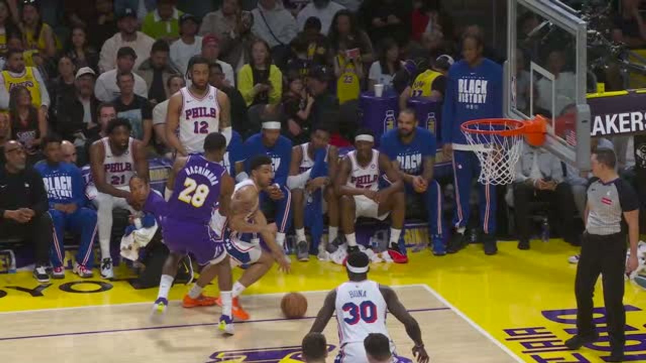 Grimes drops the mic with huge slam against Lakers