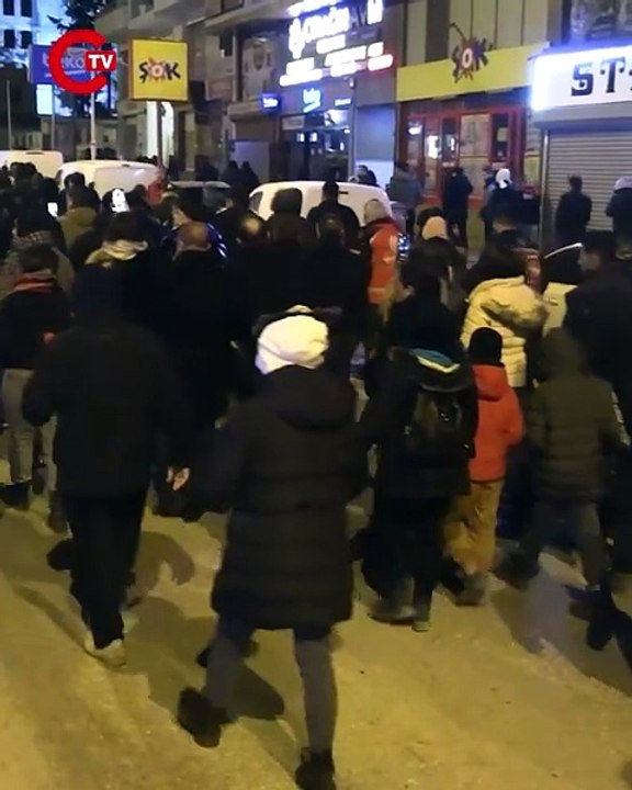 6 Şubat depremlerinin üçüncü yılı… Pazarcık'ta 'Unutmak yok, affetmek yok, helalleşmek yok' sloganına polisten uyarı