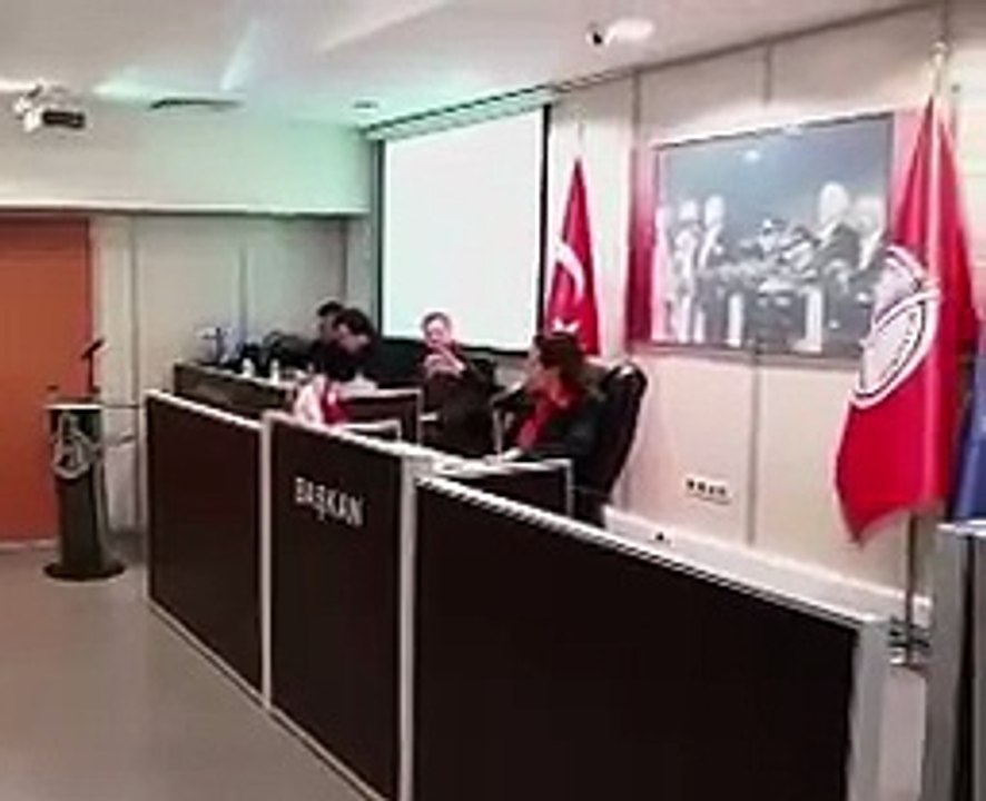 Karşıyaka Meclisi'nde borç ve Pazar Yeri tartışması, Ünsal'dan yanıt: Vazgeçmiş değilim
