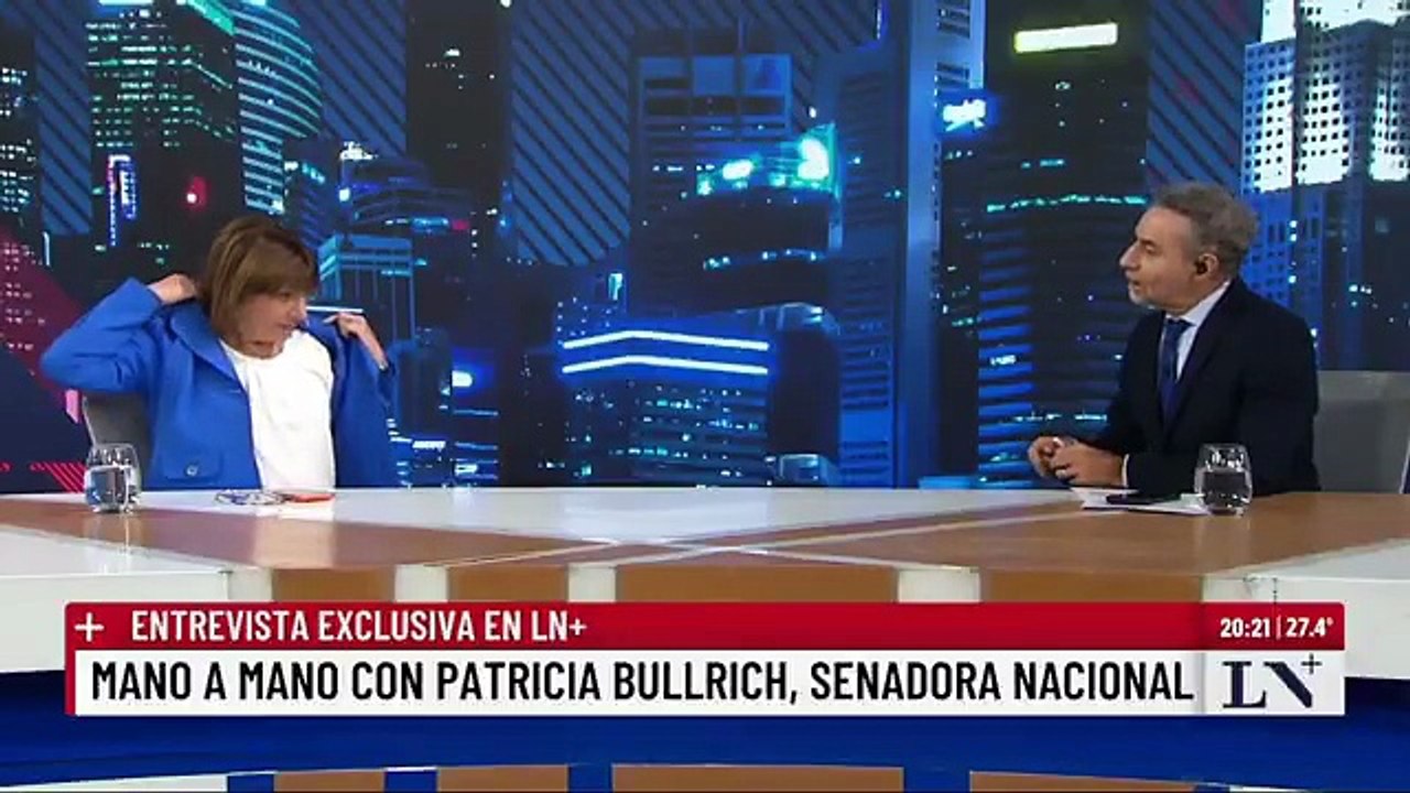 Trajes importados, la realidad local y la moda...