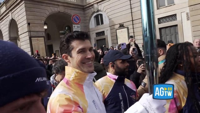 Roberto Bolle illumina le Olimpiadi da tedoforo