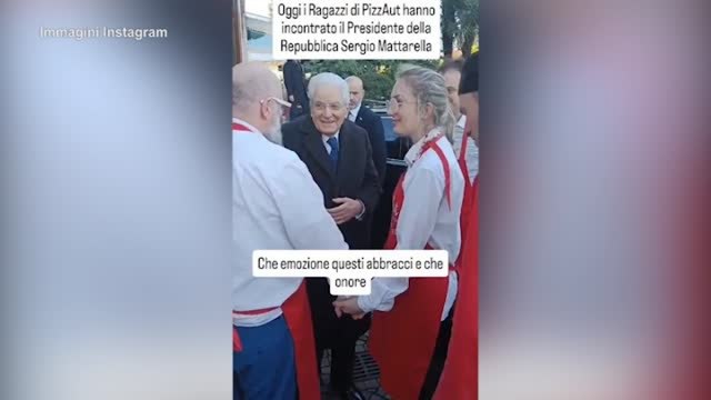 Mattarella incontra a sorpresa i ragazzi di PizzAut prima della cerimonia di apertura di Milano-Cortina